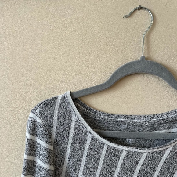 Maurices gray/white striped asymmetric long sleeve - Picture 4 of 4